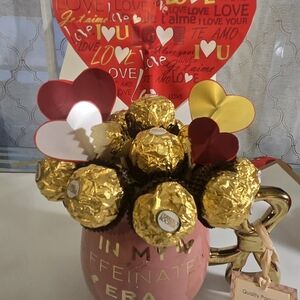 Gold Chocolate Bouquet in Pink Mug